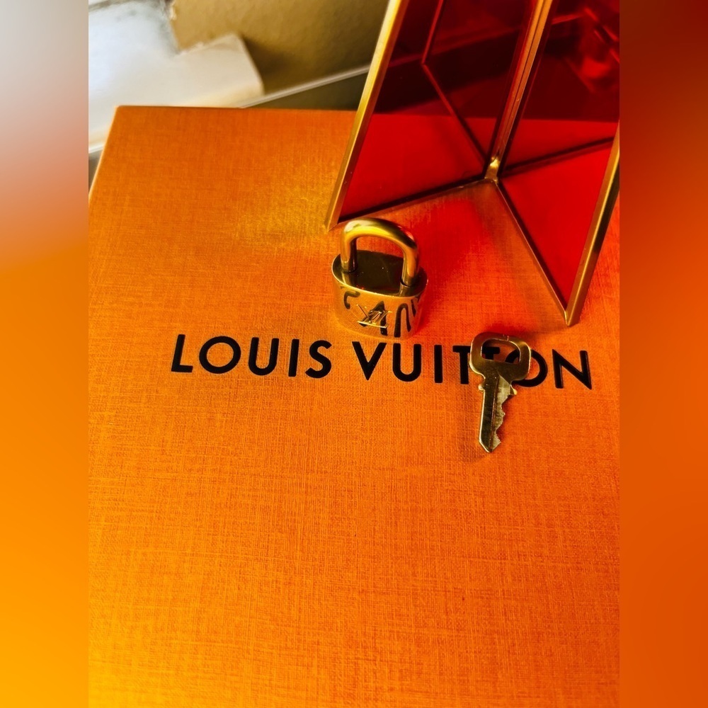 Authentic Louis Vuitton Lock & Key only #310 - Picture 7 of 9